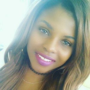 Meet your Posher, Mona